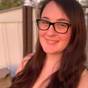 Meet your Posher, Dakota